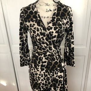Diane Von Furstenberg Midi Wrap Dress - 10